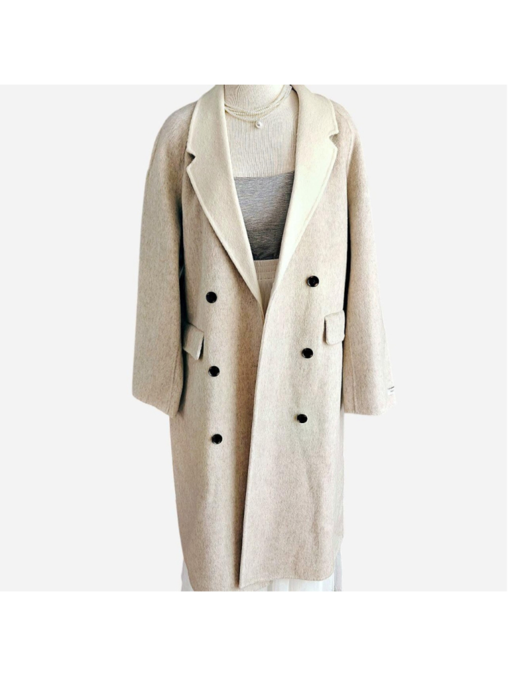 Handmade cream wool coat with black buttons (with extra buttons)
weight: 3